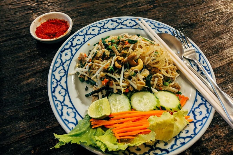 Thai restaurants near my location in the USA, Thai dishes