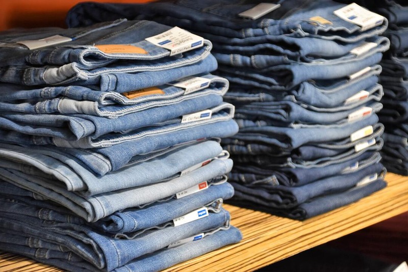 Best pages to buy jeans in the USA, folded jeans